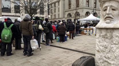 Nemcsak négyezer forintos tejeskávéért állnak sorba a Blahánál