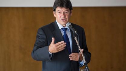 Wittinghoff Tamás: Biodíszletként használják az önkormányzatokat