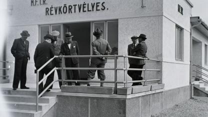 Pecsétből sors, paragrafusból vagyonelkobzás, kényszermunka és száműzetés