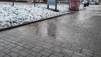 Extrém hideg miatt nyolc, ónos eső miatt négy megyére adtak ki figyelmeztetést