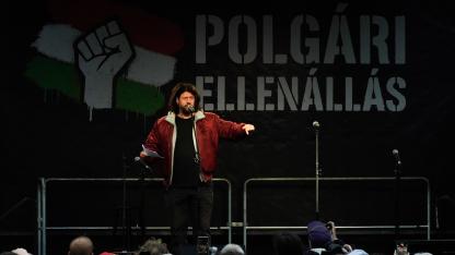 Puzsér Róbert: Az elmúlt tizenhat év mérlegét kívánom megvonni Orbán Viktorral