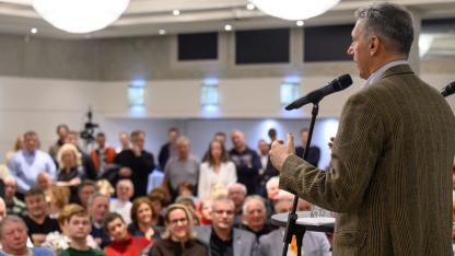 Puzsér: Lázár elárulta, hogy nincs itt semmiféle Soros-terv, helyette van munkaerőhiány