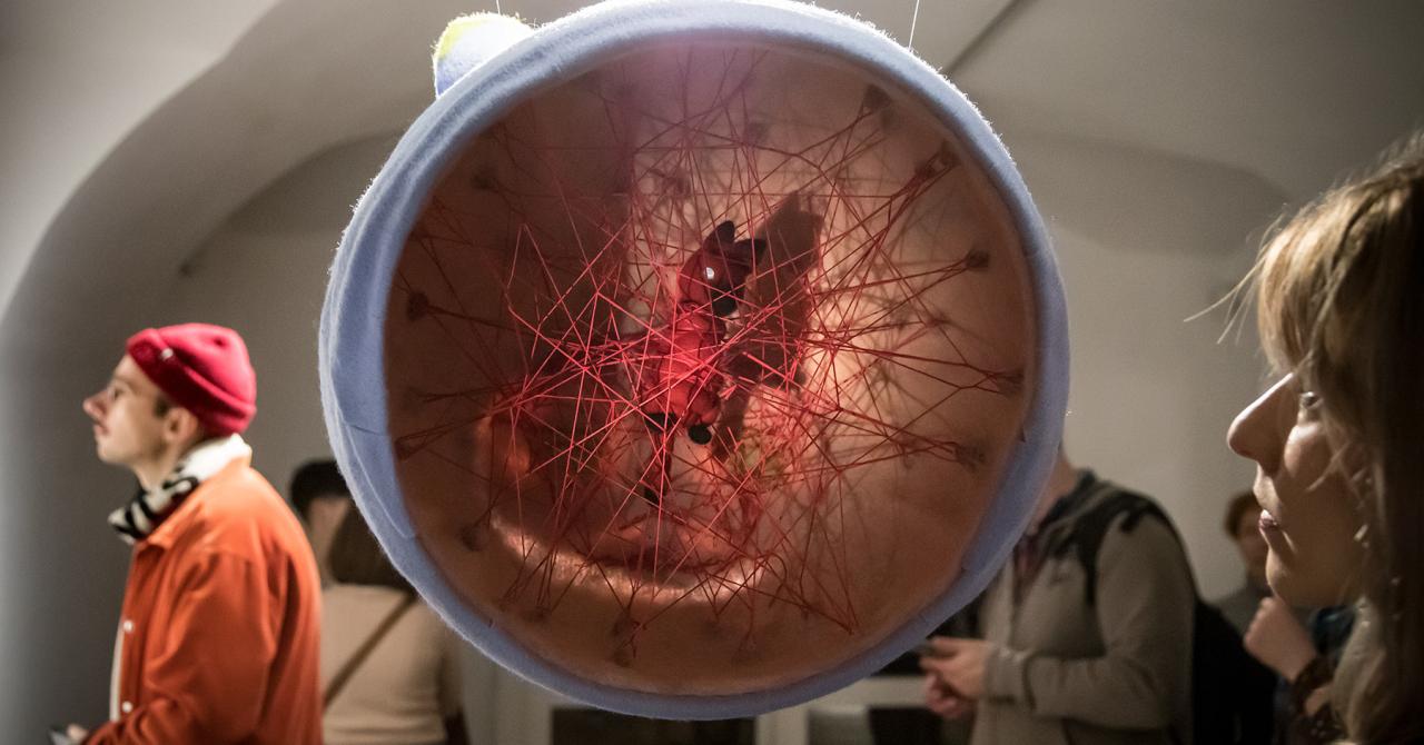 Két semmi között egy pofon – Gondolatok egy „neurodivergens kiállítás” ürügyén