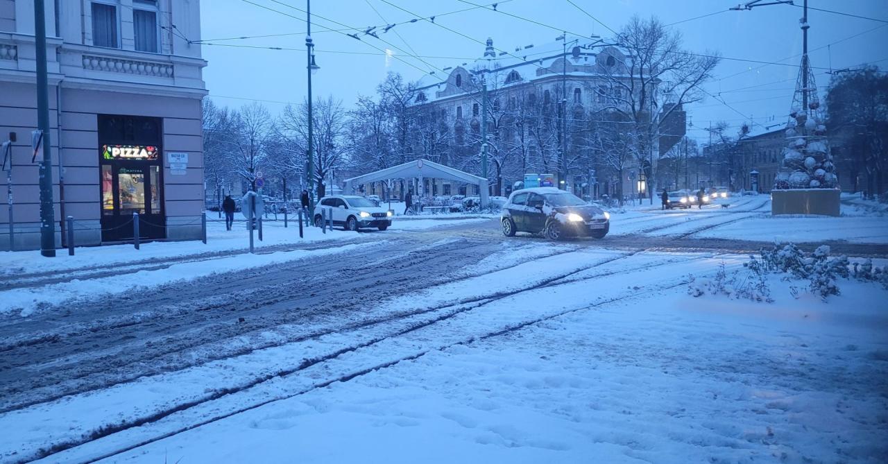 Másodfokú riasztást adtak ki a hófúvások veszélye miatt