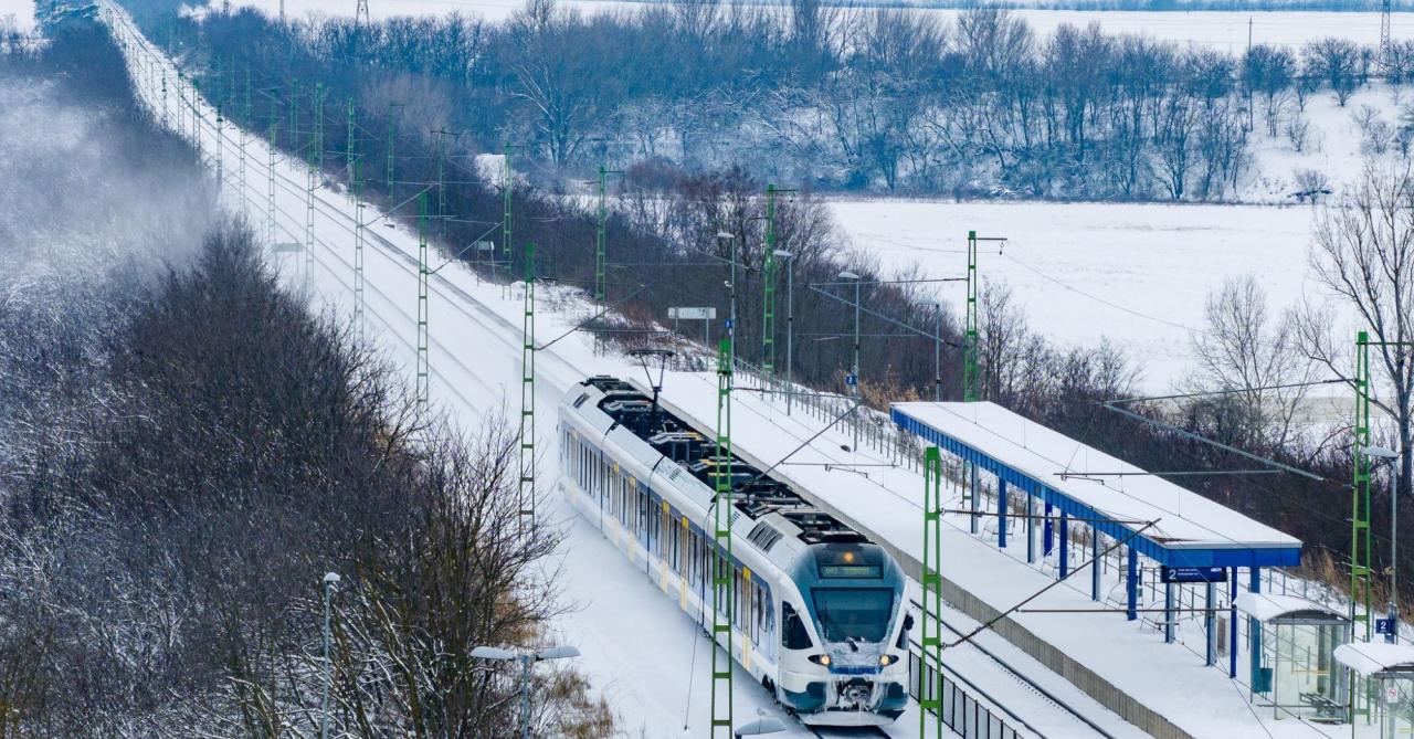 Fűtés nélkül maradtak a MÁV utasai a pécsi fővonalon