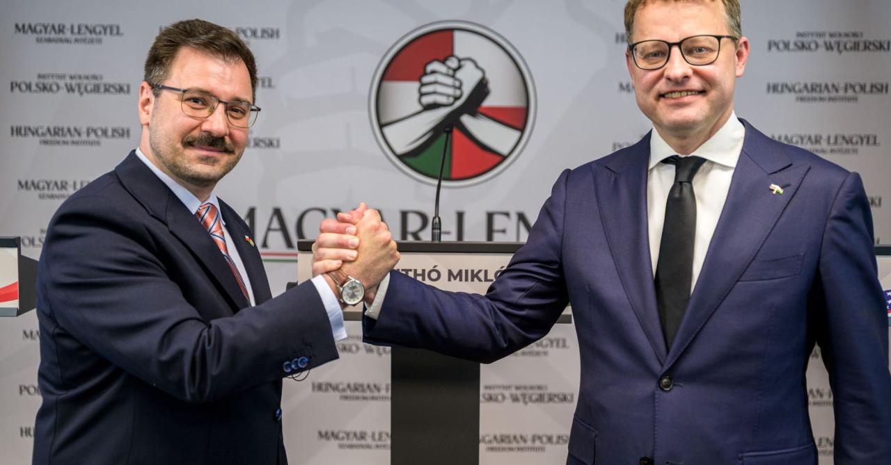 Két újabb lengyel politikus kaphatott menedékjogot