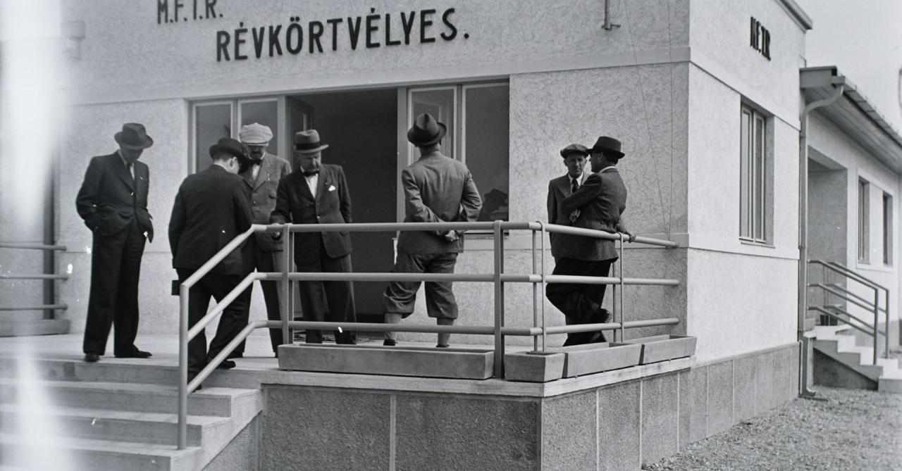 Pecsétből sors, paragrafusból vagyonelkobzás, kényszermunka és száműzetés