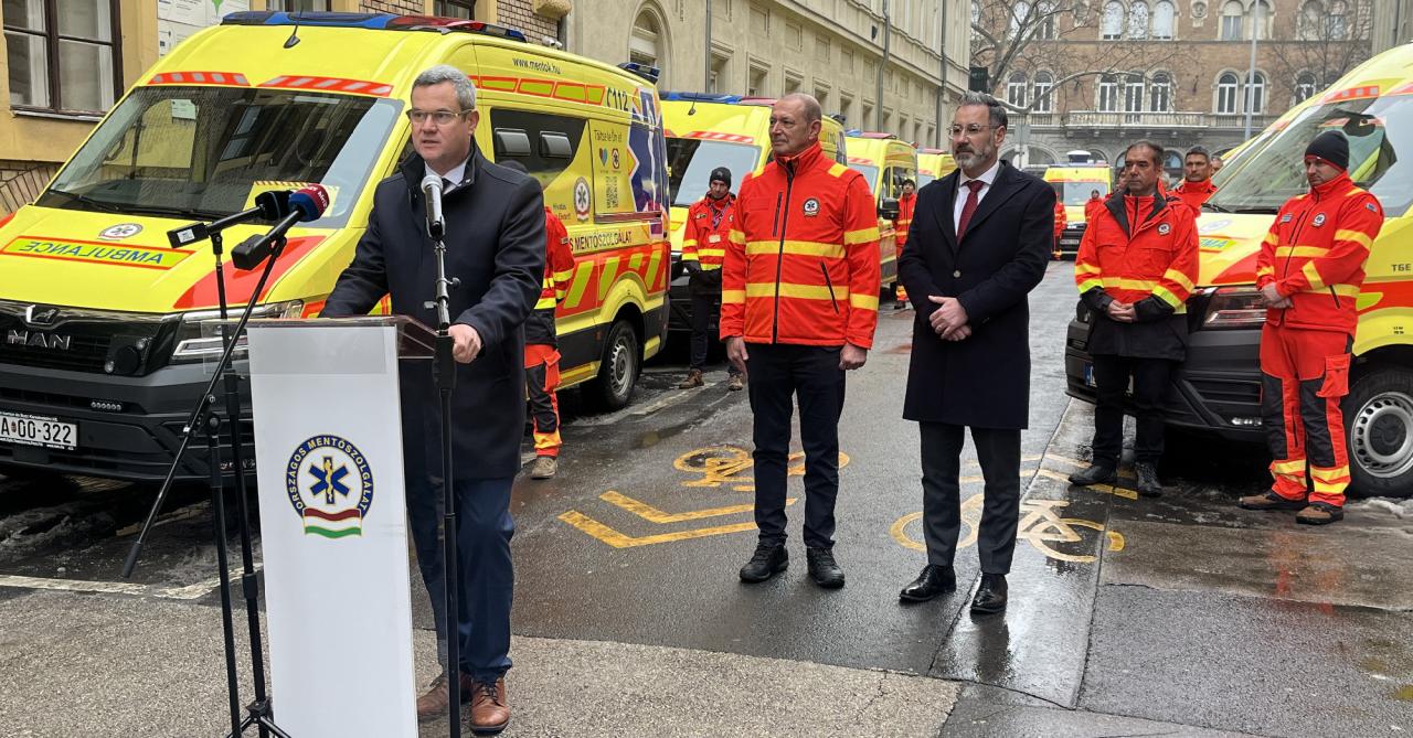„Aki kihegyezi arra a kérdést, hogy nem lehet egy popsival két lovat ülni, az nem tud csapatban gondolkozni"