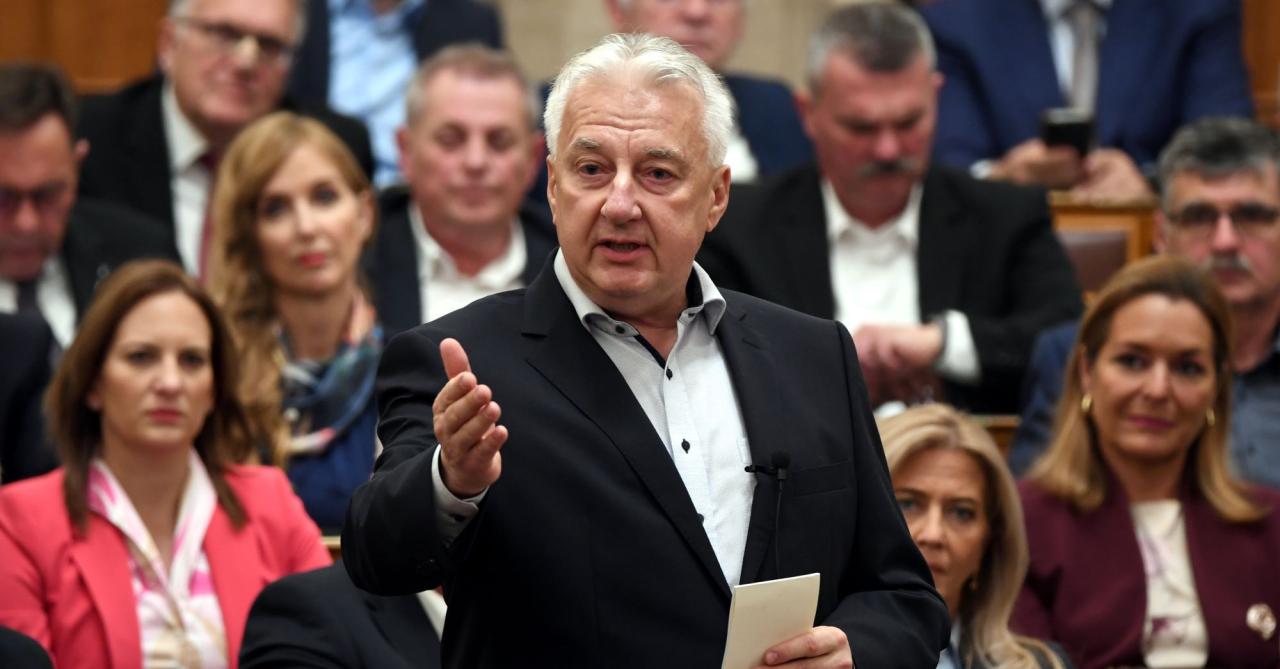 Vádat emelt az ügyészség Semjén Zsolt és Rogán Antal nyilvános megrágalmazása miatt