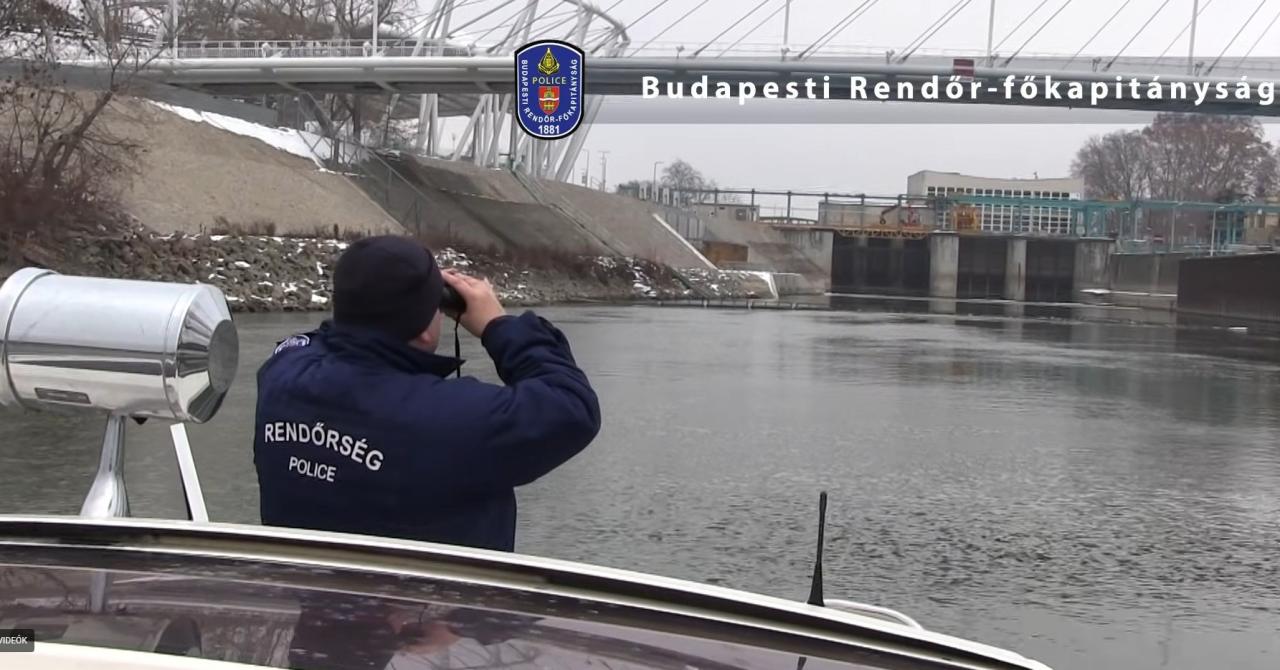 Videót közölt a rendőrség arról, hogy hajóval is kutatnak a Dunán a 18 éves eltűnt fiatal után