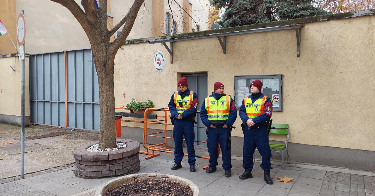 Szőlő utcai bezárás: 5-6 órát is utazhat egy törvényes képviselő vagy hozzátartozó