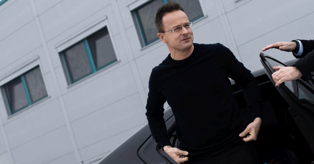 Szijjártó Péter: Ukrajna durván elkezdett beavatkozni a magyar választásba