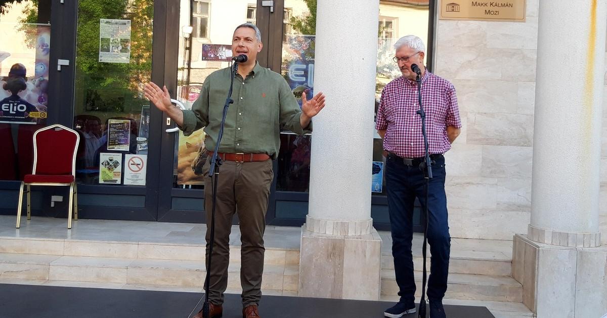 Meddig cipeli Lázár János a cigányozás terhét?