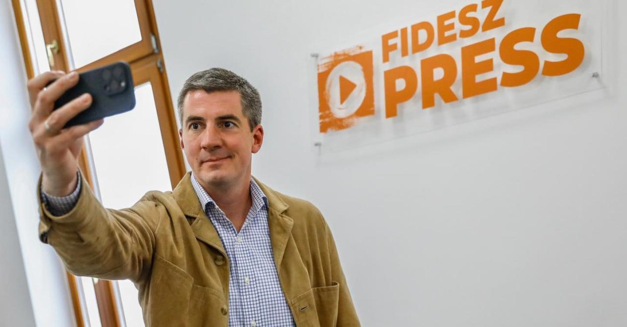 Hiába a tiltás, a Fidesz frakciója aktívan hirdet a Facebookon