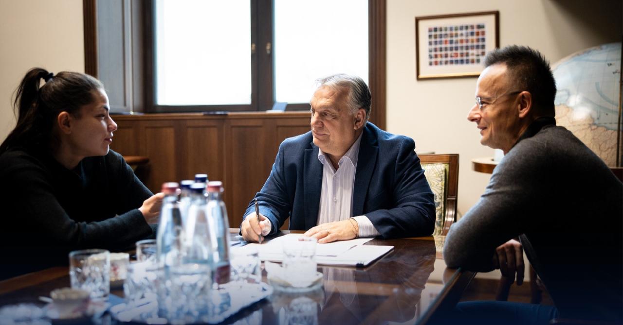 Ezúttal Gáspár Evelinnel közölt közös videót Orbán Viktor